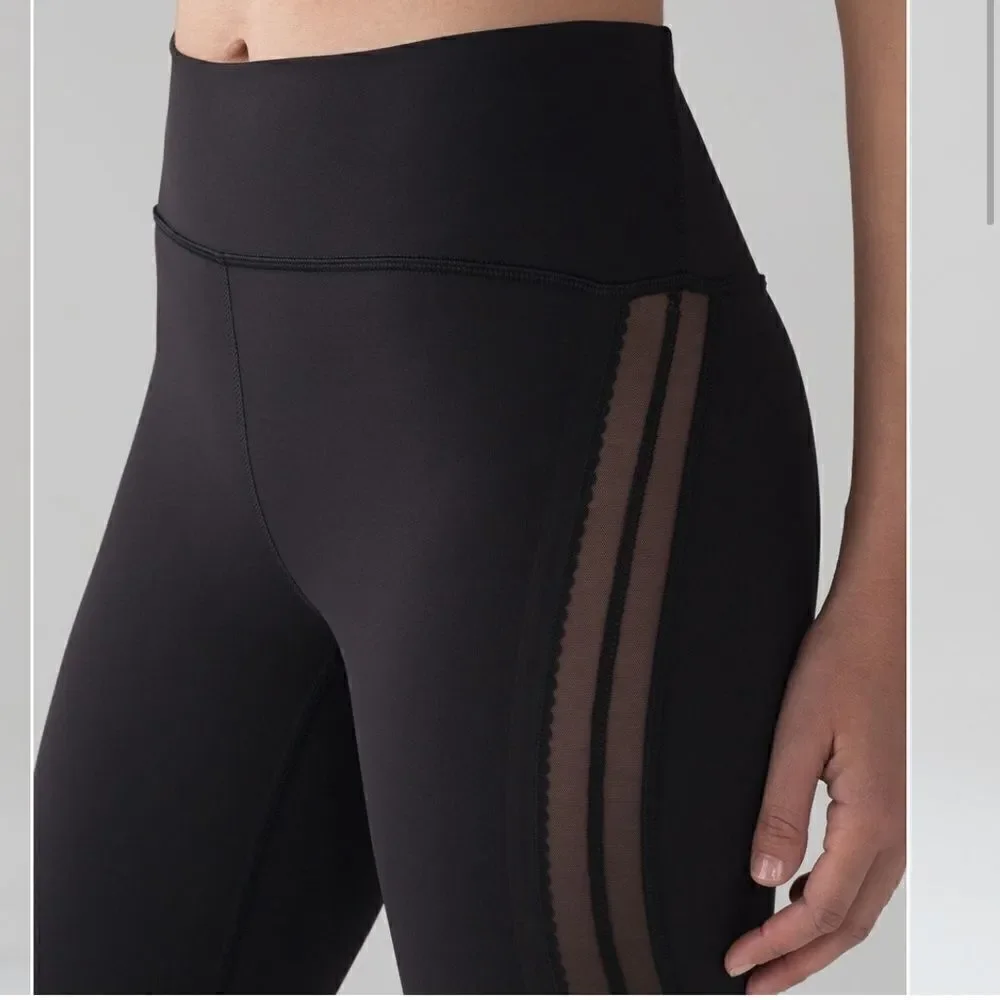 Lululemon Sun Setter Black Cropped  leggings 17 “ size 6